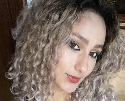 Girl Alone - FloraSaenzz_