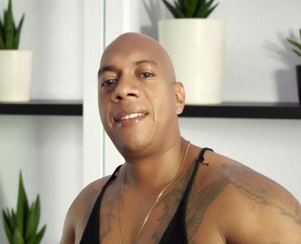 Guy Alone (Gay) - MARKUUXX