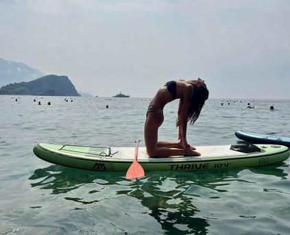 Friends & Romance - ForeverYoung