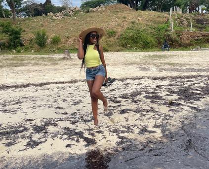 Shy Girl Alone - Gritzah