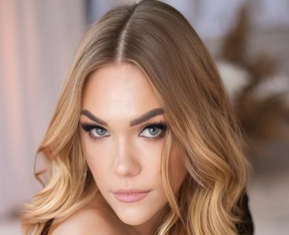 Shy Girl Alone - BitterHoney32