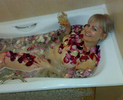 Girl Alone - vipSweet