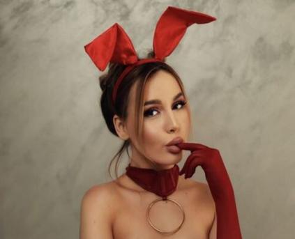 Girl Alone - MargotHill