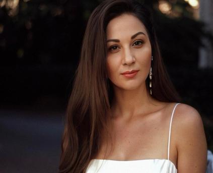 Shy Girl Alone - Kethlyne