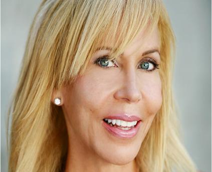 Girl Alone - Erica Lauren