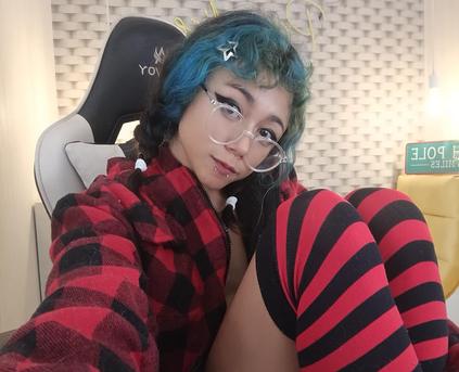 Shy Girl Alone - TerumiCutex