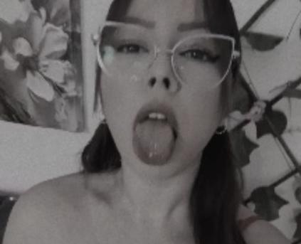 Girl Alone - Naty_Russo