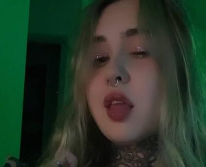 Girl Alone - oh_cuteAly