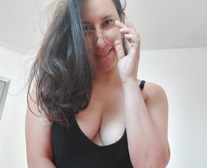 Girl Alone - Sofia9dxr