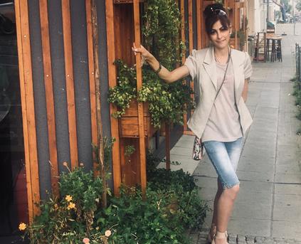 Girl Alone - ChantalOrchid