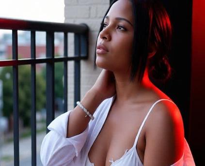 Girl Alone - IndianaQuenIZ