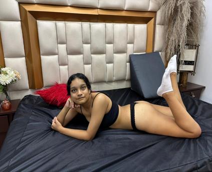 Girl Alone - RebecaMarshall18