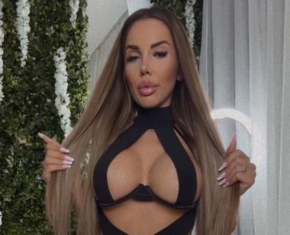 Girl Alone - ZinaSquirtss