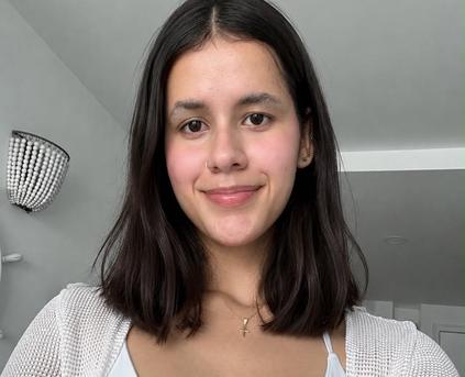 Girl Alone - SofiaDaviss