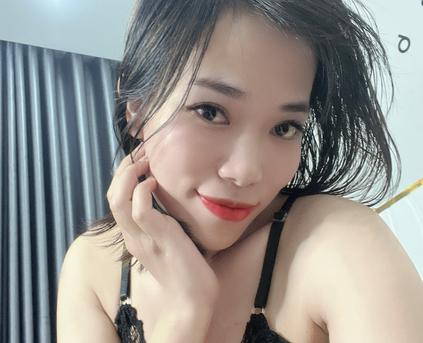 Girl Alone - Alice225