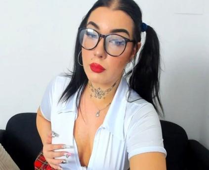 Girl Alone - JasminSunset