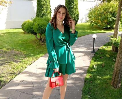 Shy Girl Alone - SweetyMollyyss