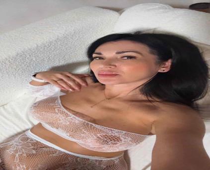 Girl Alone - ELENA001