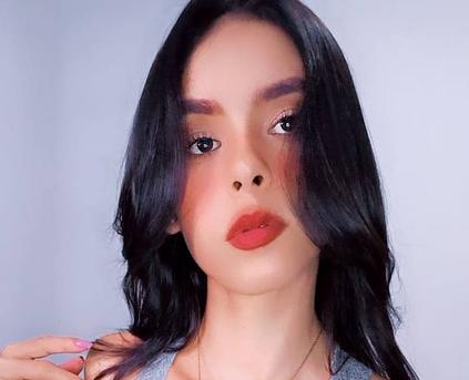 Girl Alone - AmandaWiliiams