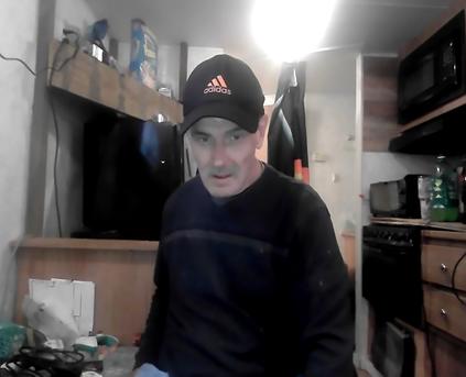 Guy Alone (Gay) - kmati7yrrsys6