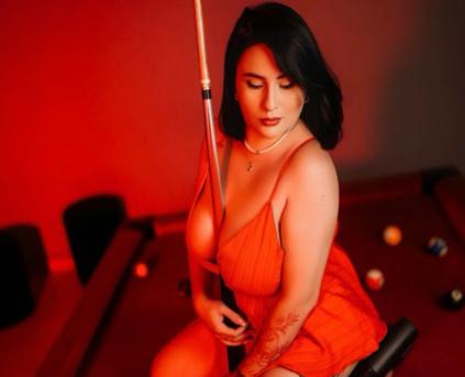 Girl Alone - Sara_Guzman