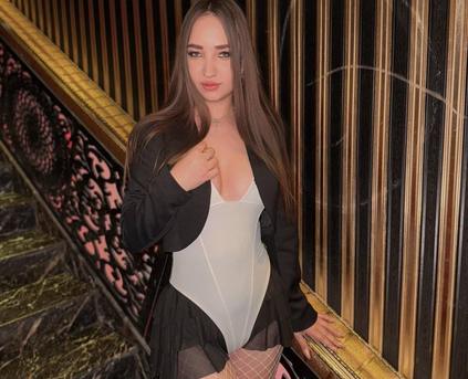 Girl Alone - EmilyFontaineCool