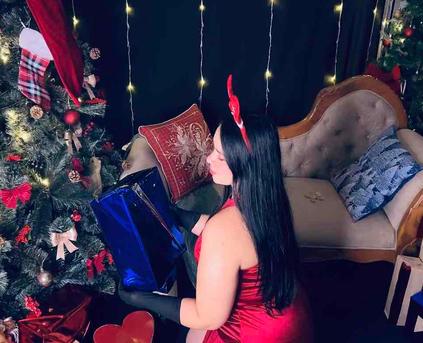 Girl Alone - QueenSofia