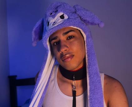 Guy Alone (Gay) - Santifoxx