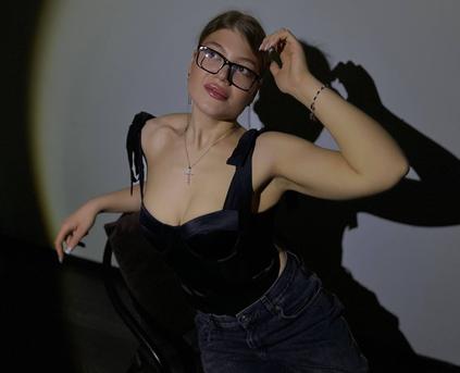 Girl Alone - Softeach_