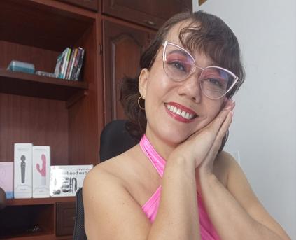 Girl Alone - NicollethRyan