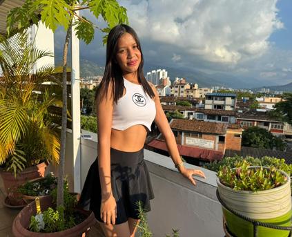 Girl Alone - Sharlotte_Kant