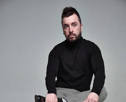 Guy Alone (Gay) - MarkusRobbins