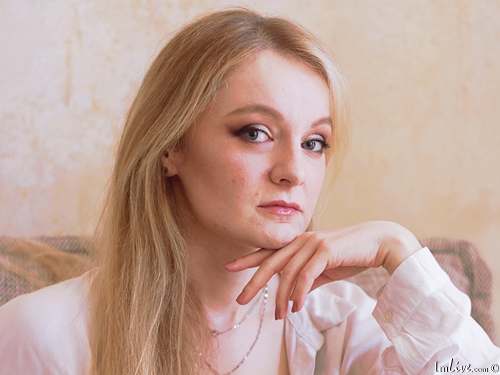 almawomenx from imlive
