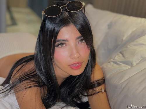 naomyashe_ from imlive