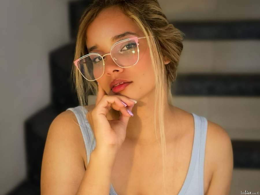 olivia_fox69 from imlive
