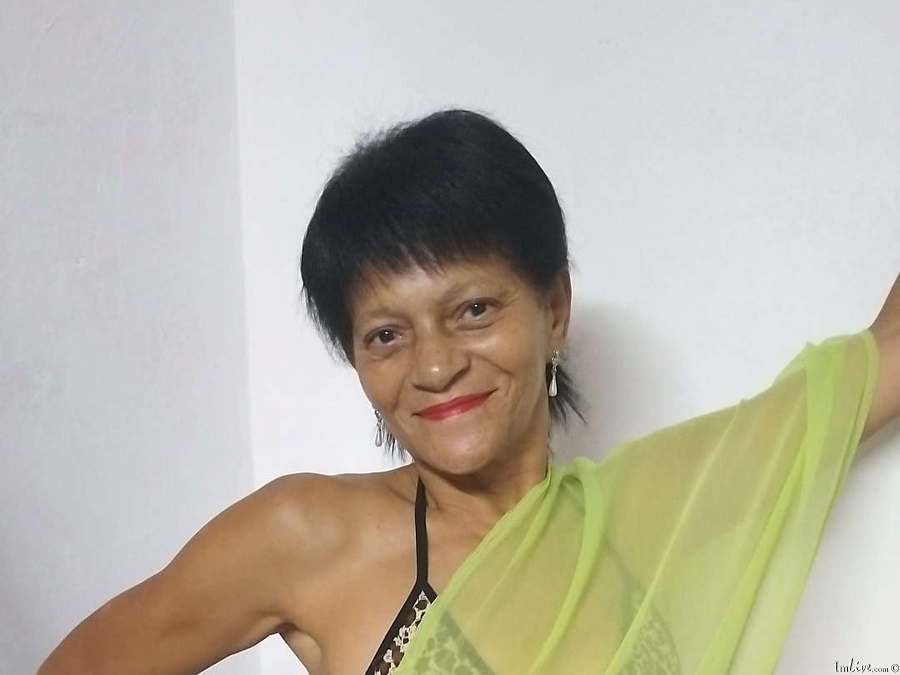 roxy69sweet from imlive