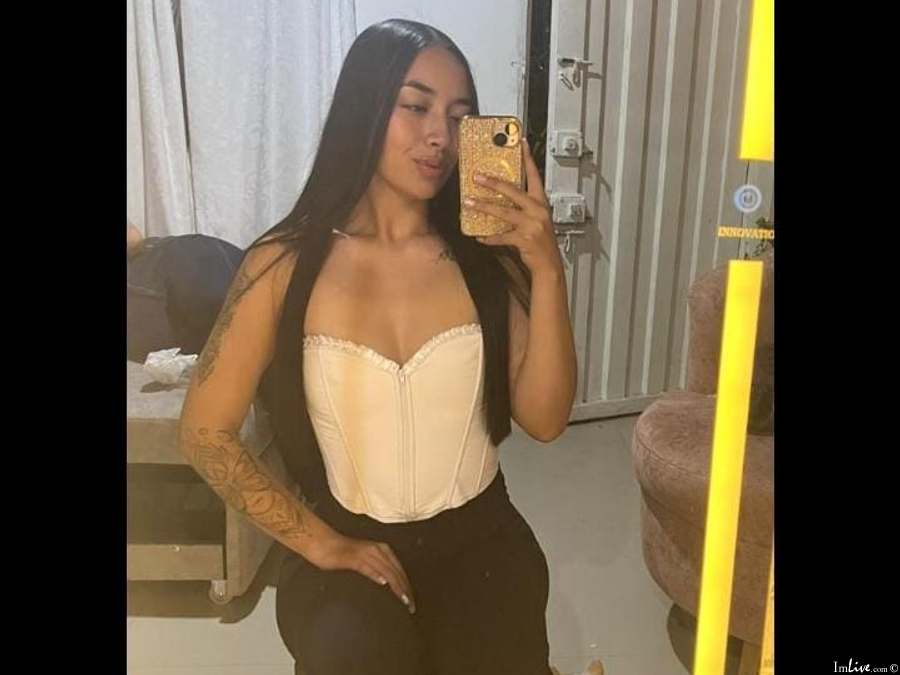 sara_zack from imlive