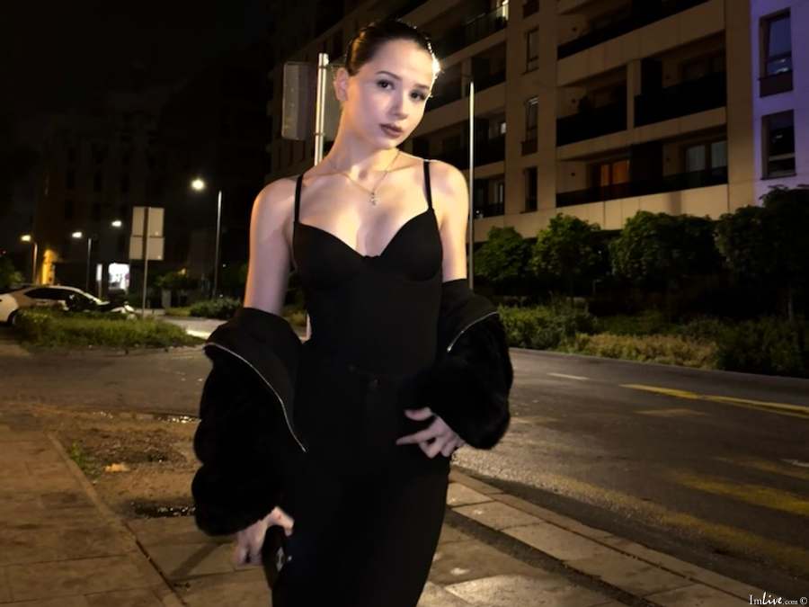 carmenlips from imlive