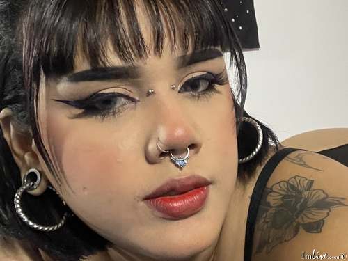 sabrina790 — LIVE on IMLive