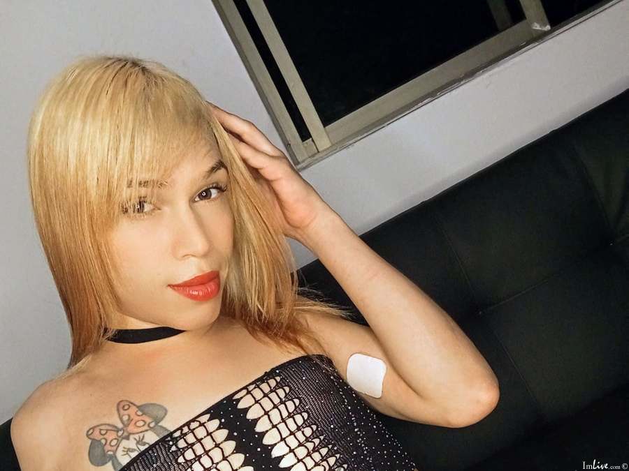 zoemontenegro from imlive
