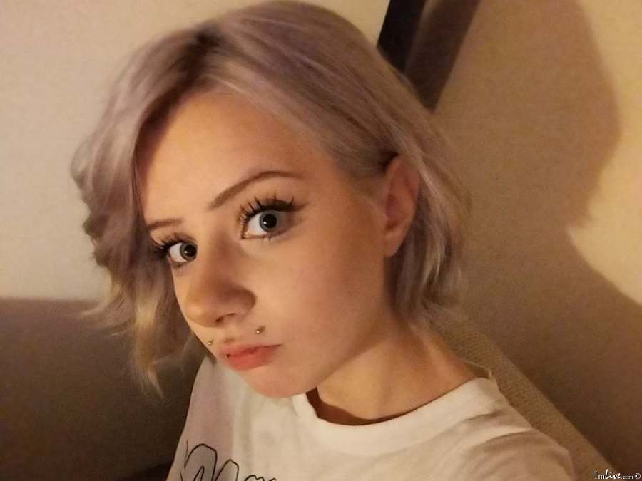 april_white from imlive