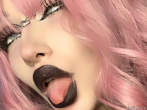 gothdesss from imlive
