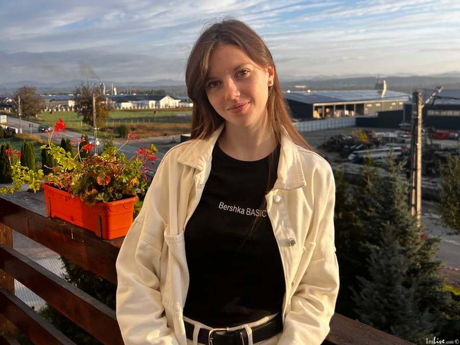 kater1na from imlive
