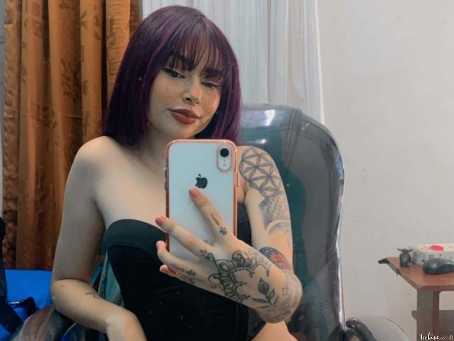 miahot19 from imlive