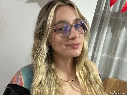 Dalila — cam show live
